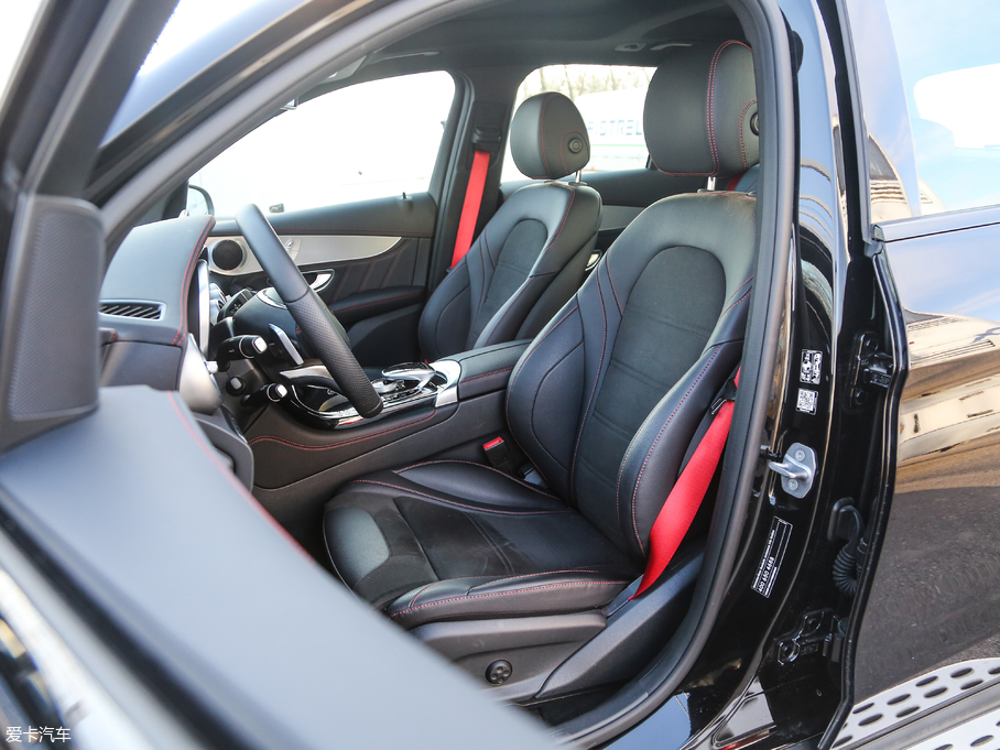 2017YGLC AMG AMG GLC 43 4MATIC ؄e