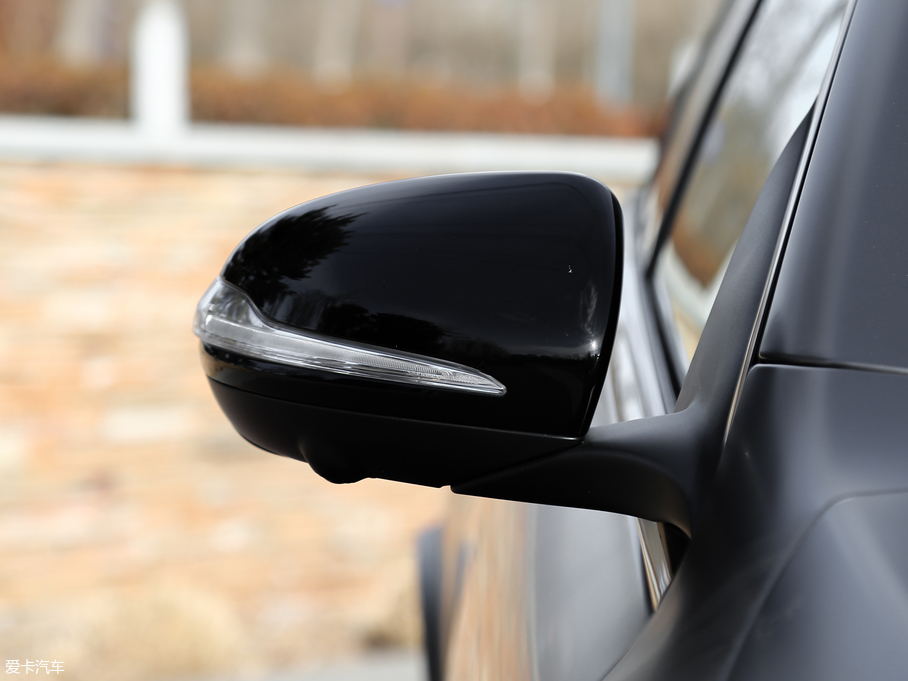 2017YGLC AMG AMG GLC 43 4MATIC ؄e