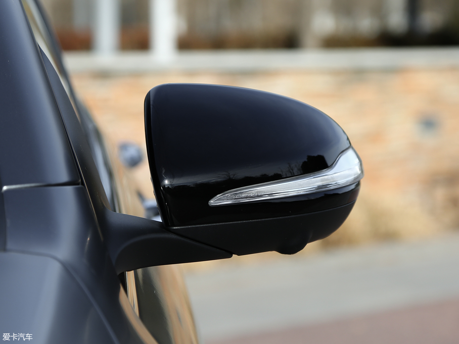 2017YGLC AMG AMG GLC 43 4MATIC ؄e