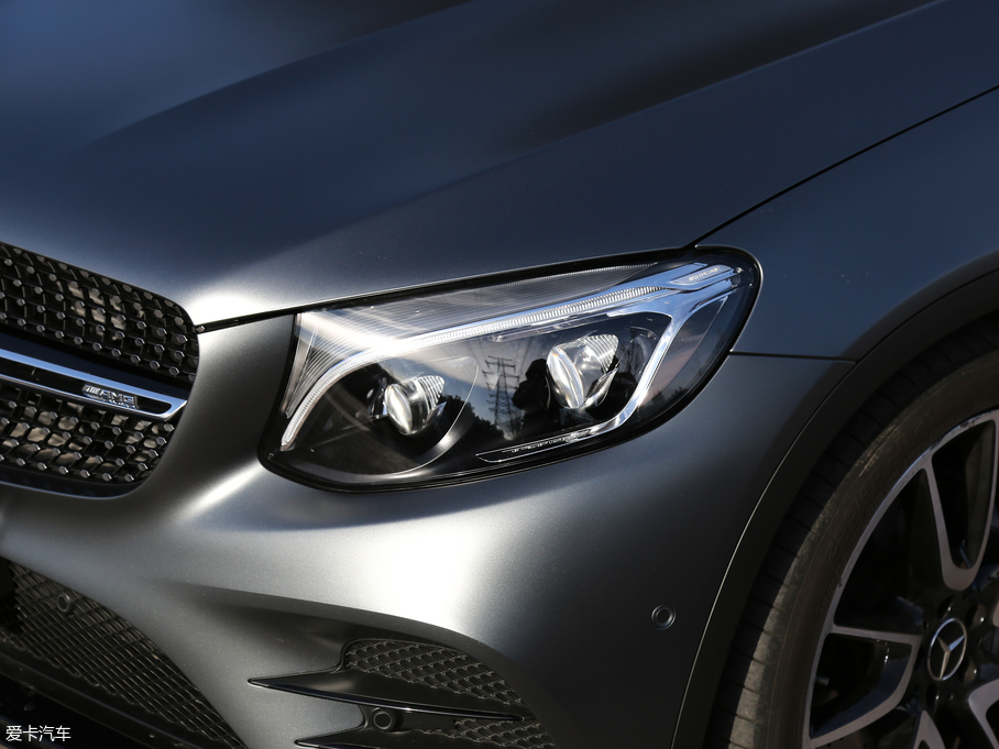 2017YGLC AMG AMG GLC 43 4MATIC ؄e