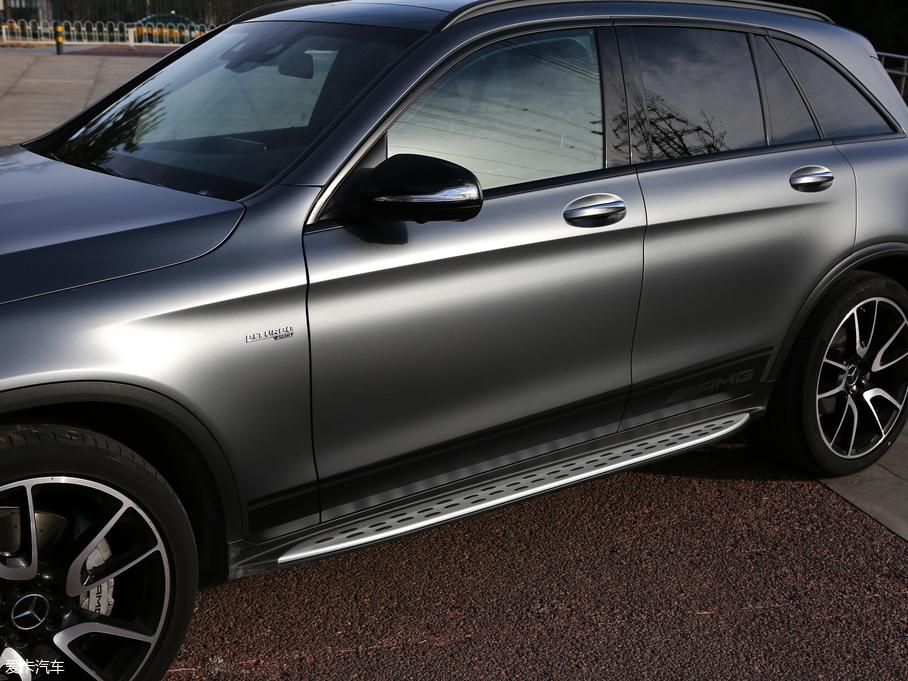 2017YGLC AMG AMG GLC 43 4MATIC ؄e