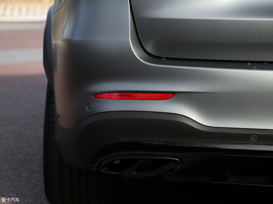 2017YGLC AMG AMG GLC 43 4MATIC ؄e