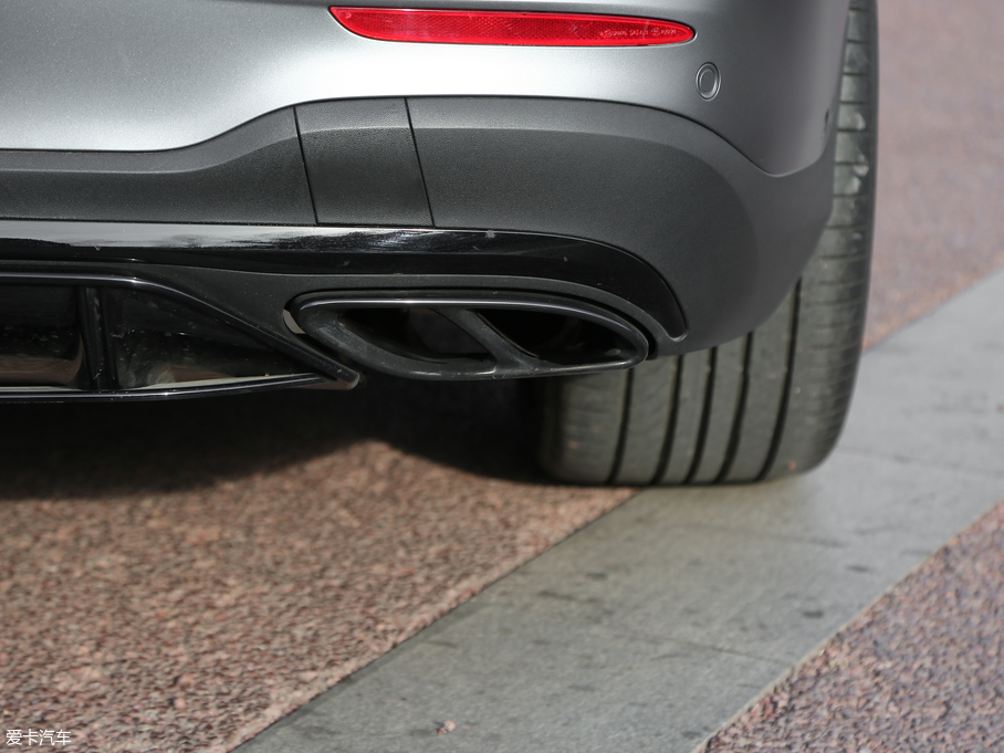 2017YGLC AMG AMG GLC 43 4MATIC ؄e