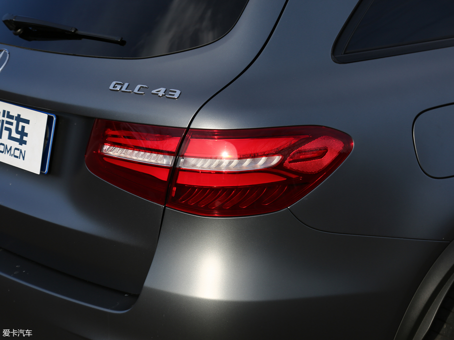 2017YGLC AMG AMG GLC 43 4MATIC ؄e