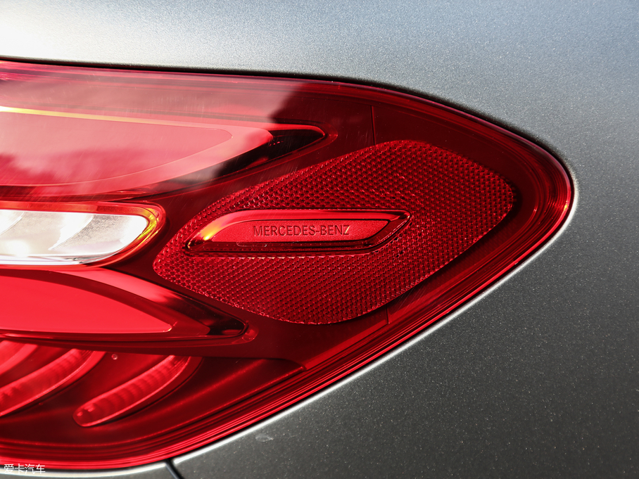 2017YGLC AMG AMG GLC 43 4MATIC ؄e