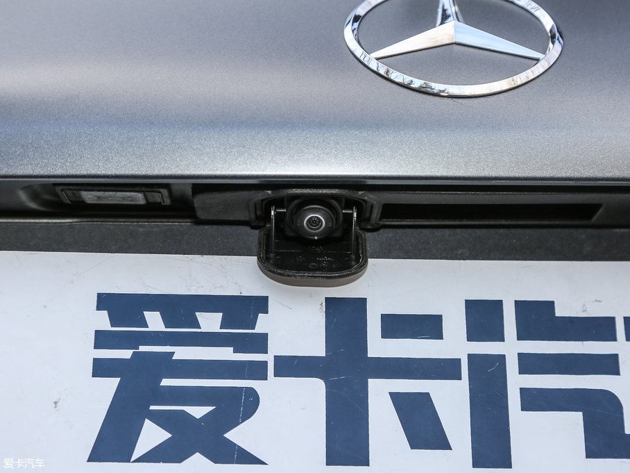 2017YGLC AMG AMG GLC 43 4MATIC ؄e