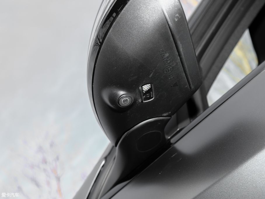 2017YGLC AMG AMG GLC 43 4MATIC ؄e