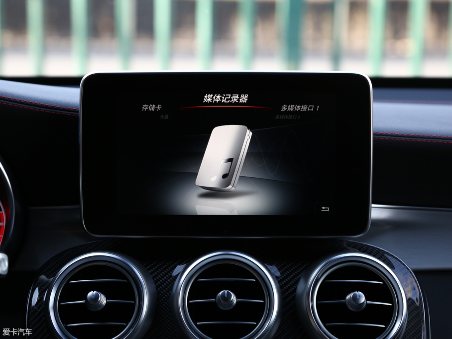 2017YGLC AMG AMG GLC 43 4MATIC ؄e