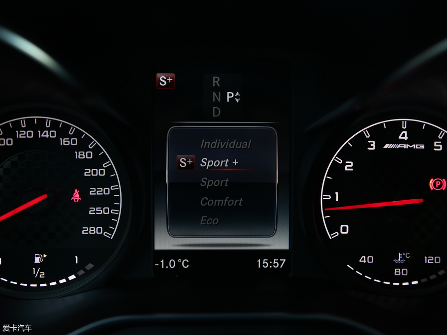 2017YGLC AMG AMG GLC 43 4MATIC ؄e