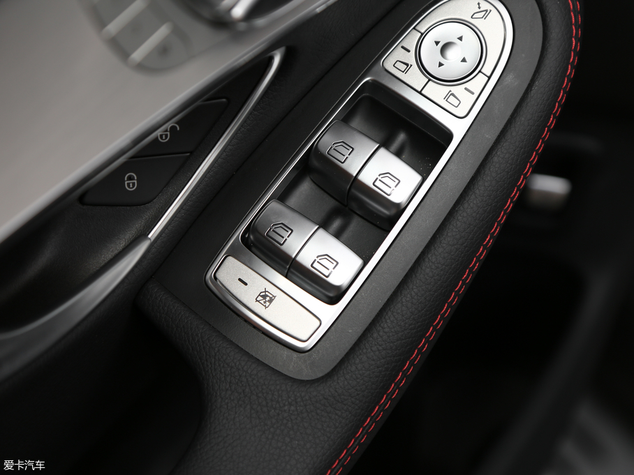 2017YGLC AMG AMG GLC 43 4MATIC ؄e