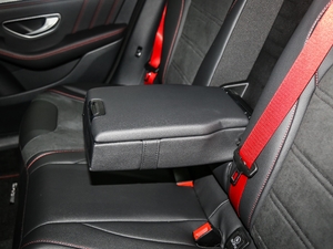 2017款AMG GLC 43 4MATIC 后排中央扶手