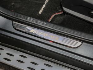 2017AMG GLC 43 4MATIC ؄e g