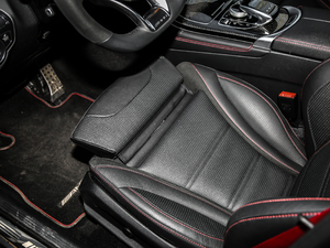 2017AMG GLC 43 4MATIC ؄e g