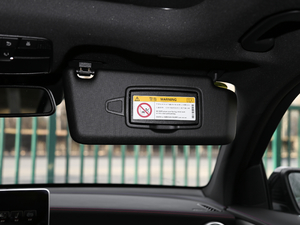 2017AMG GLC 43 4MATIC ؄e g