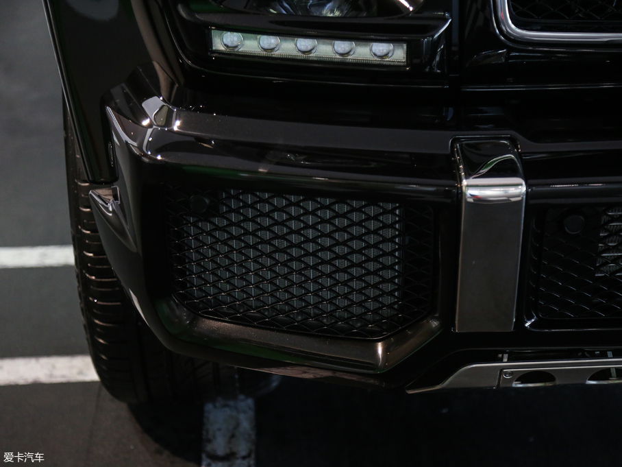 2017YGAMG AMG G 63 ذ