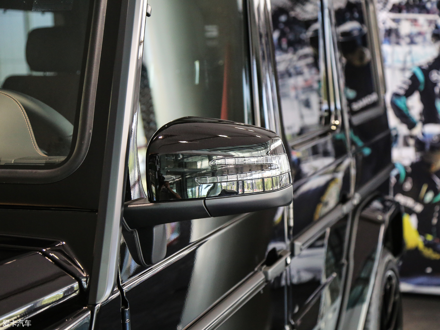 2017YGAMG AMG G 63 ذ