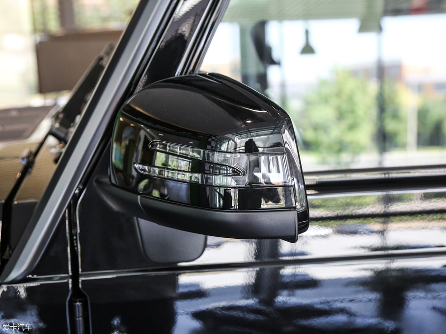 2017YGAMG AMG G 63 ذ