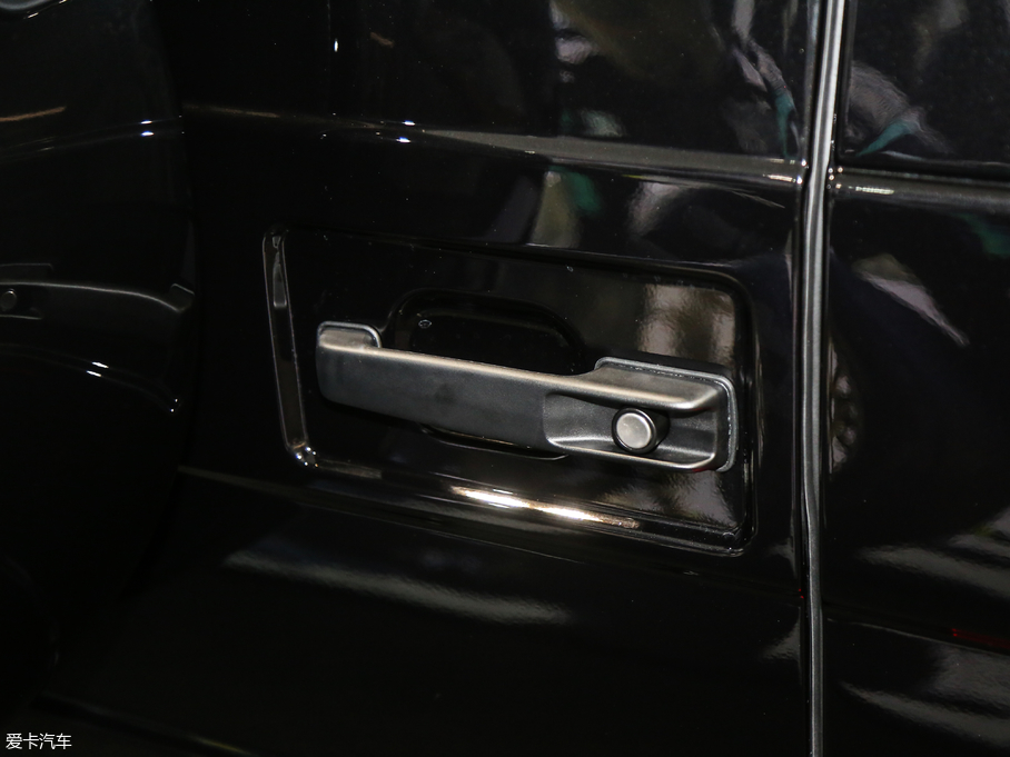 2017YGAMG AMG G 63 ذ