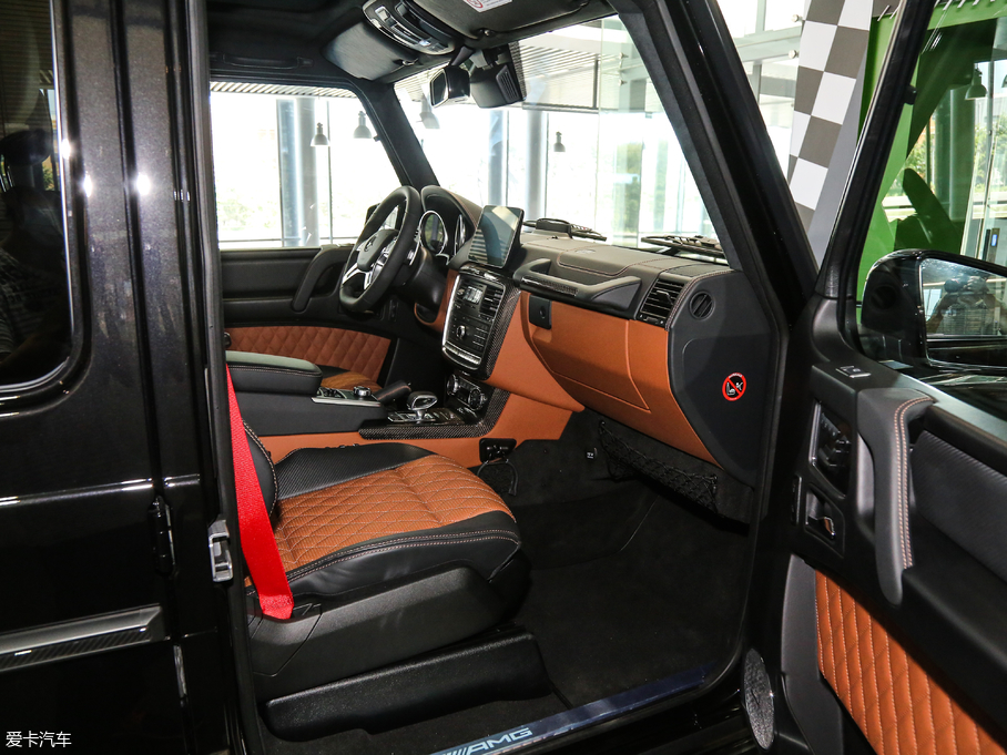 2017YGAMG AMG G 63 ذ