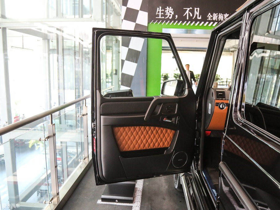 2017YGAMG AMG G 63 ذ