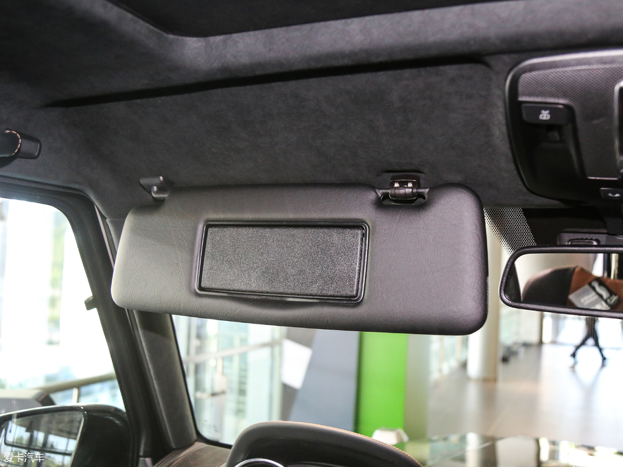 2017YGAMG AMG G 63 ذ