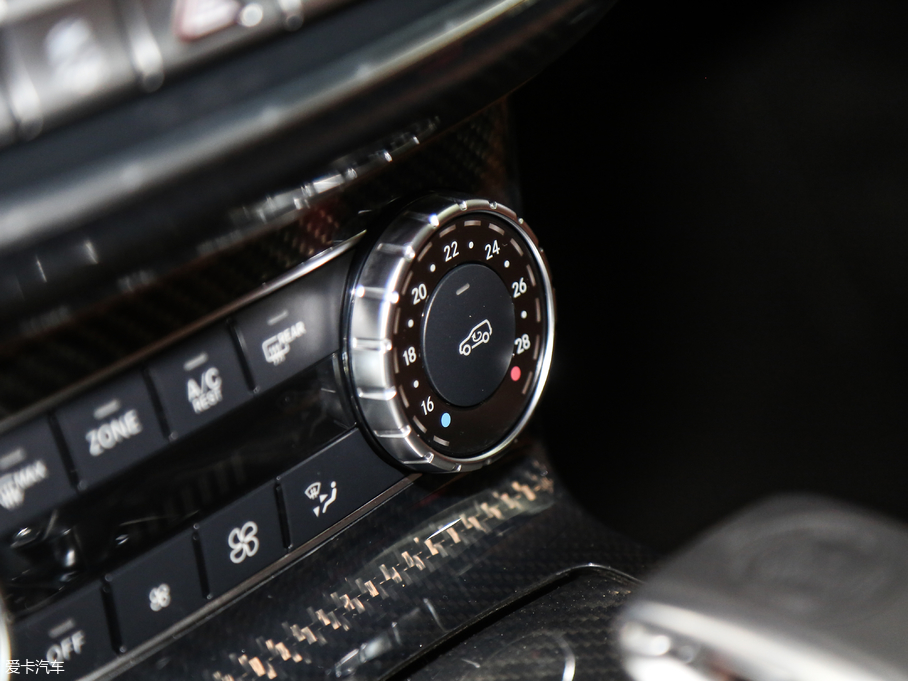 2017YGAMG AMG G 63 ذ