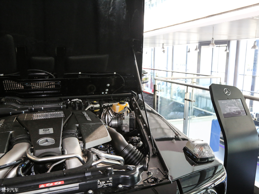 2017YGAMG AMG G 63 ذ