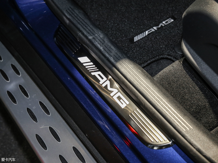 2017YGLCCoupeAMG AMG GLC 43 4MATIC Coupe ؄e