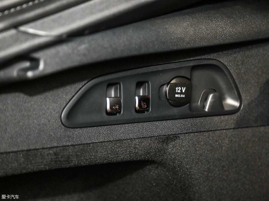 2017YGLCCoupeAMG AMG GLC 43 4MATIC Coupe ؄e