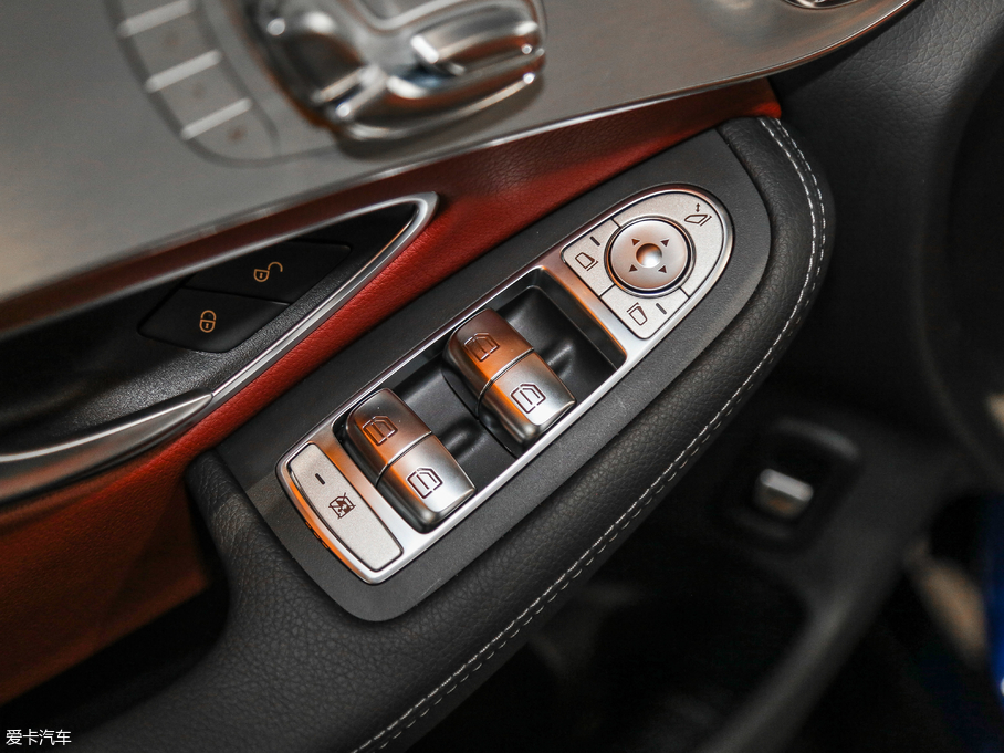 2017YGLCCoupeAMG AMG GLC 43 4MATIC Coupe ؄e