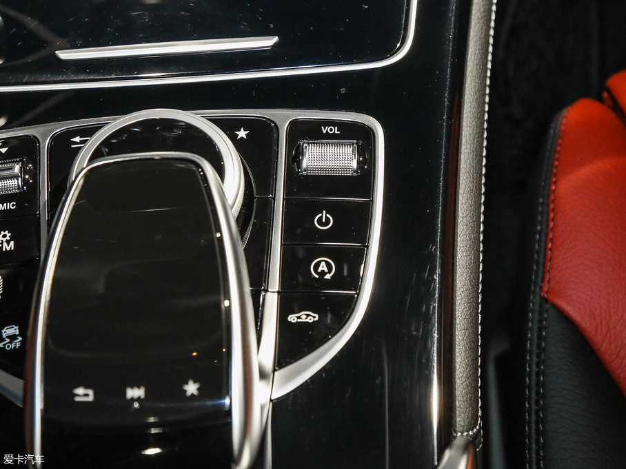 2017YGLCCoupeAMG AMG GLC 43 4MATIC Coupe ؄e