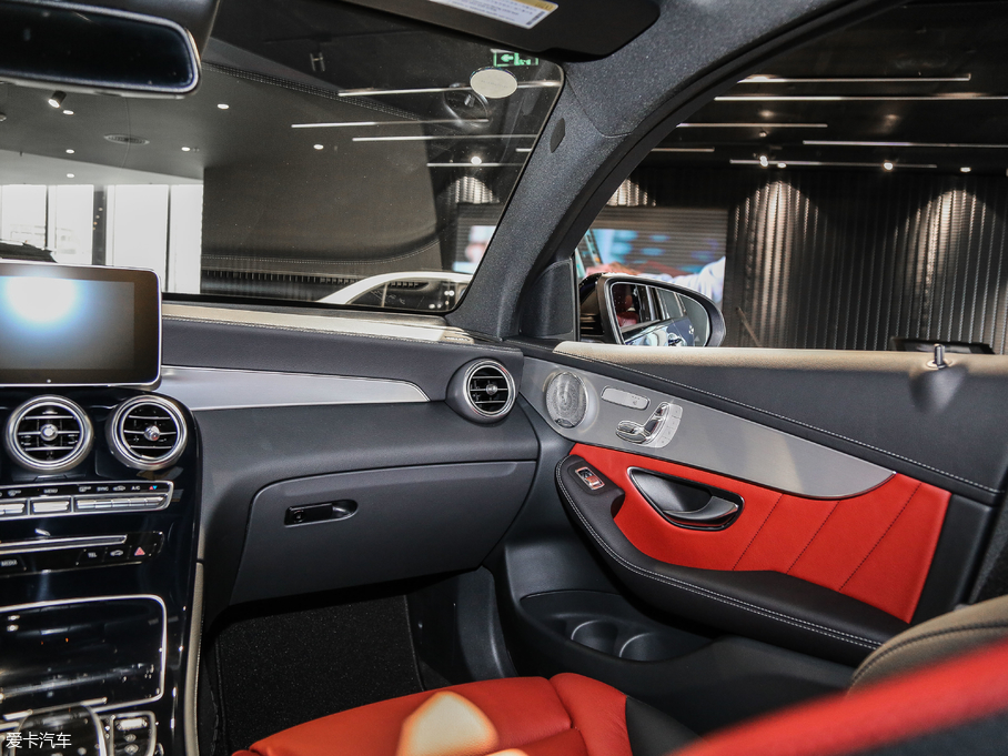 2017YGLCCoupeAMG AMG GLC 43 4MATIC Coupe ؄e