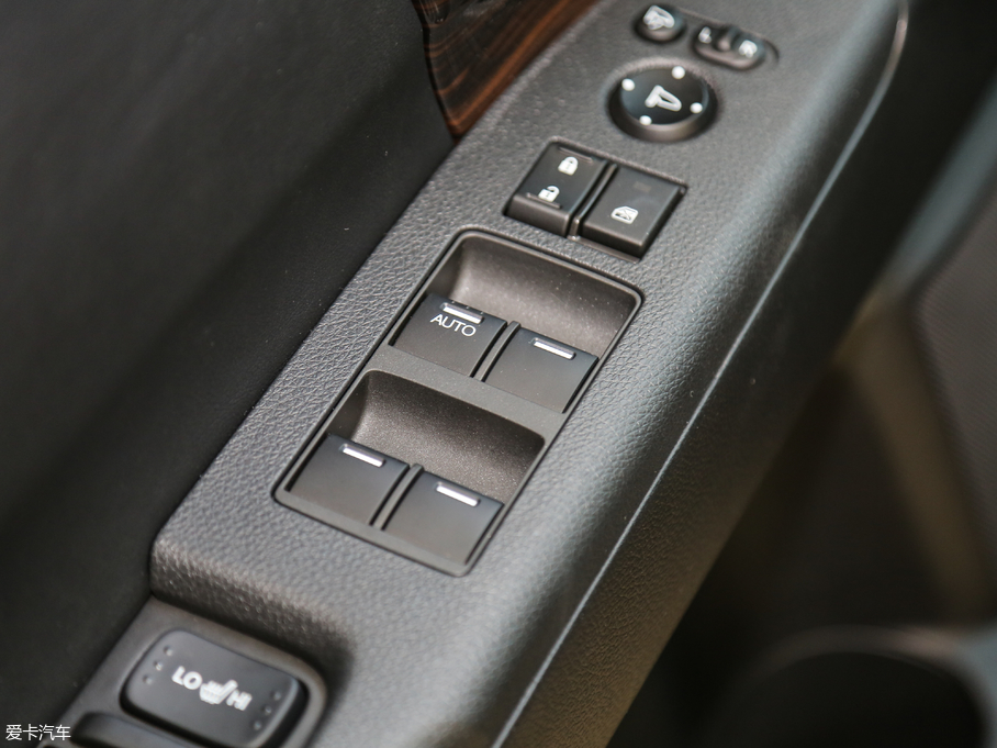 2018��W��ِ 2.4L CVT���A��