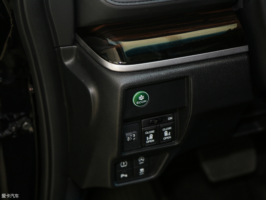 2018��W��ِ 2.4L CVT���A��