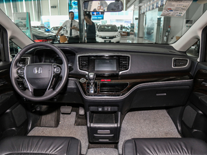 2018款2.4L CVT尊享版 内饰全景