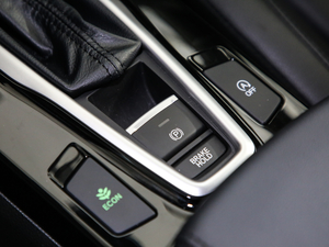 2019款180Turbo CVT领先版 国V 驻车制动器