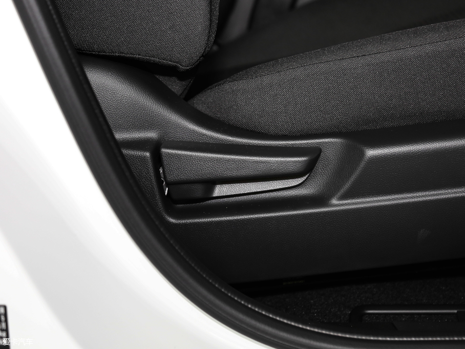 2019���_�� 220 TURBO CVT��Ӣ�� ��VI