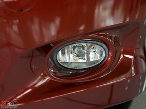 2009款1.8L 自动豪华版 前雾灯