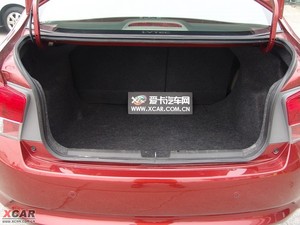 2009款1.8L 自动豪华版 行李厢空间