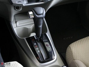 2009款1.8L 自动豪华版 换挡杆