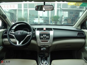 2009款1.8L 自动豪华版 内饰全景