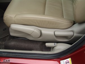 2009款1.8L 自动豪华版 主驾驶座椅调节