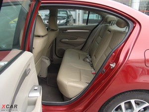 2009款1.8L 自动豪华版 后排空间