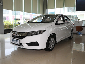 2019款1.5L 手动舒适版 左前45度