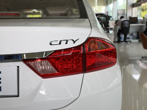 2019款1.5L 手动舒适版 尾灯