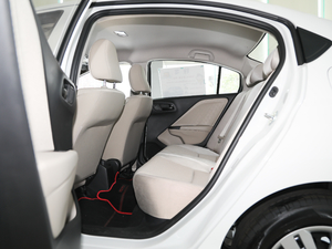 2019款1.5L 手动舒适版 后排空间