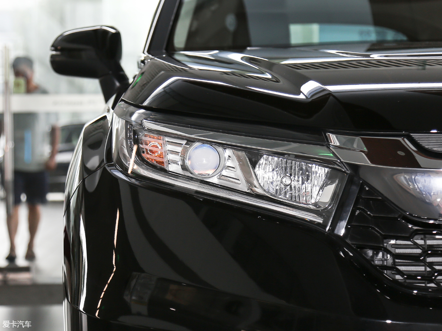 2019ڵ 240TURBO (q)Ӣ