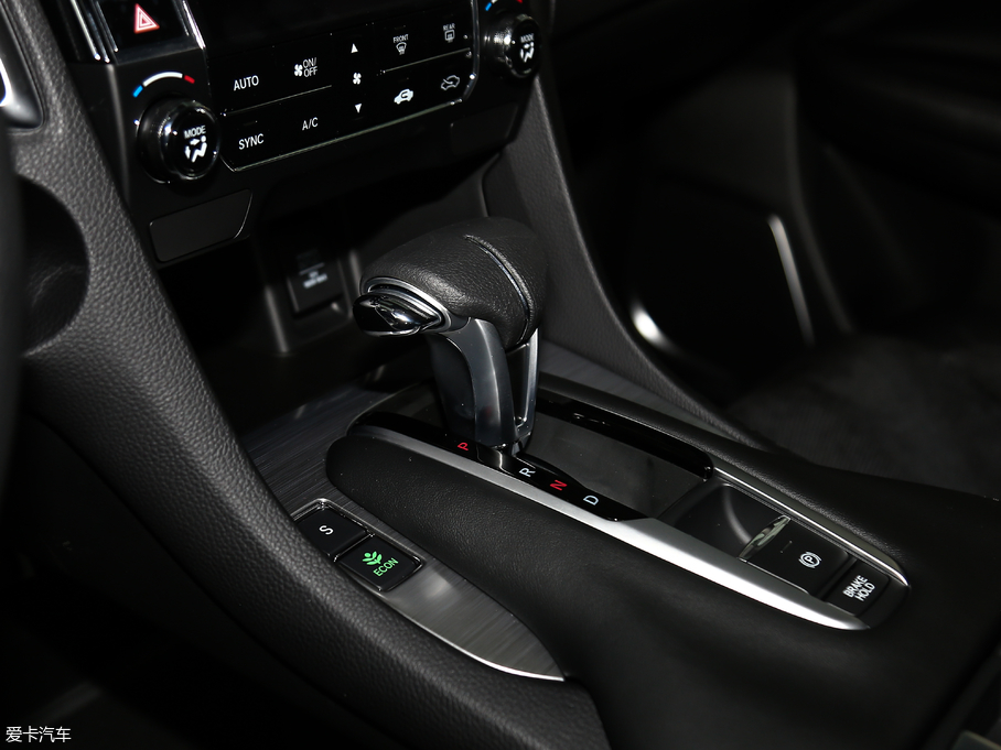 2019ڵ 240TURBO (q)Ӣ