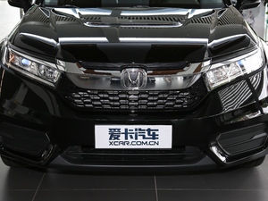 2019款240TURBO 两驱精英版 中网