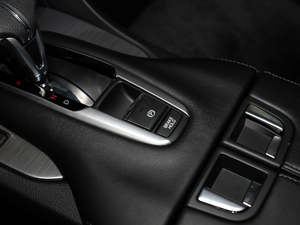2019款240TURBO 两驱精英版 驻车制动器